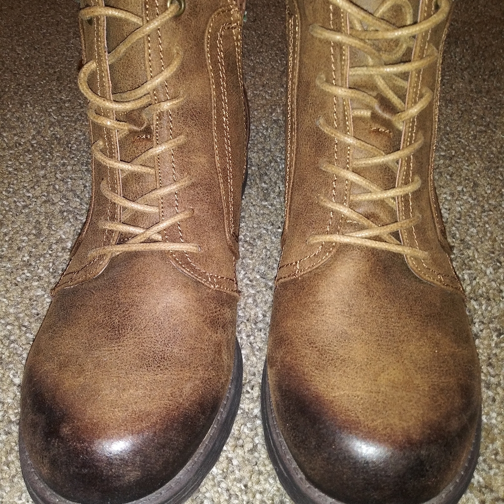 Boots - Picture 5 of 5